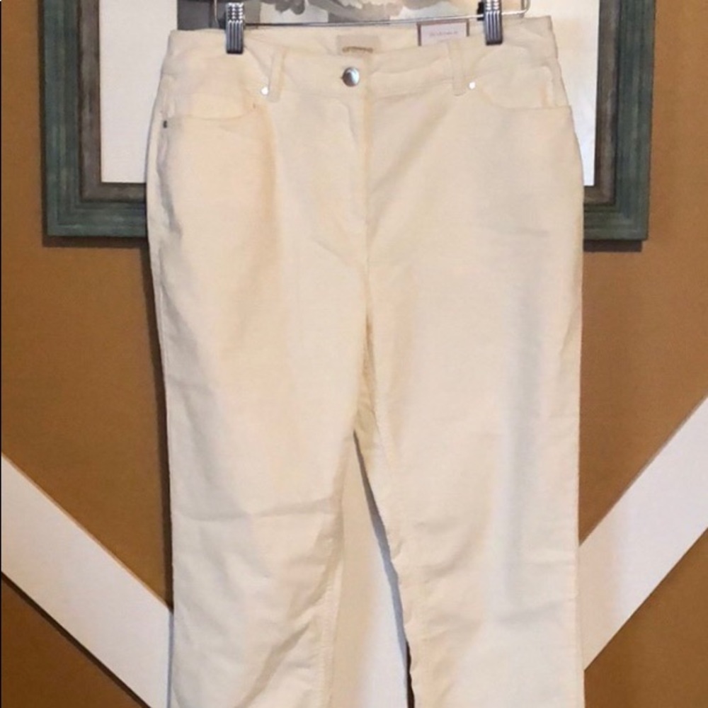 Chico’s 0 ultimate fit corduroy cream pants